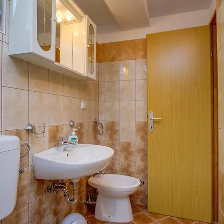 House Amalija Apartman *