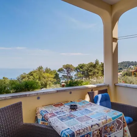 House Amalija Sea View *