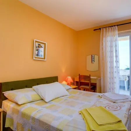 Apartment House Amalija